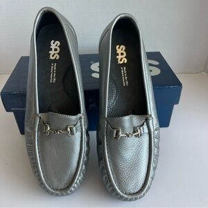 NEW SAS women's metro loafer - narrow in pewter
Women size 9.5 WW Made In USA